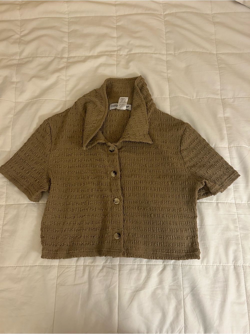 Womens Textured Button-Front Short Sleeve Top — Brown